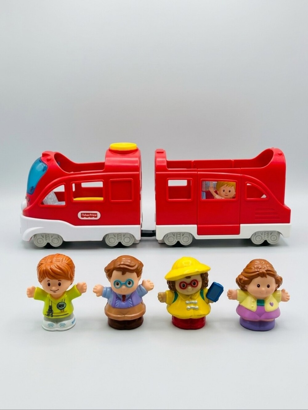Little People Friendly Passengers Train - French Version with 4 Figures
